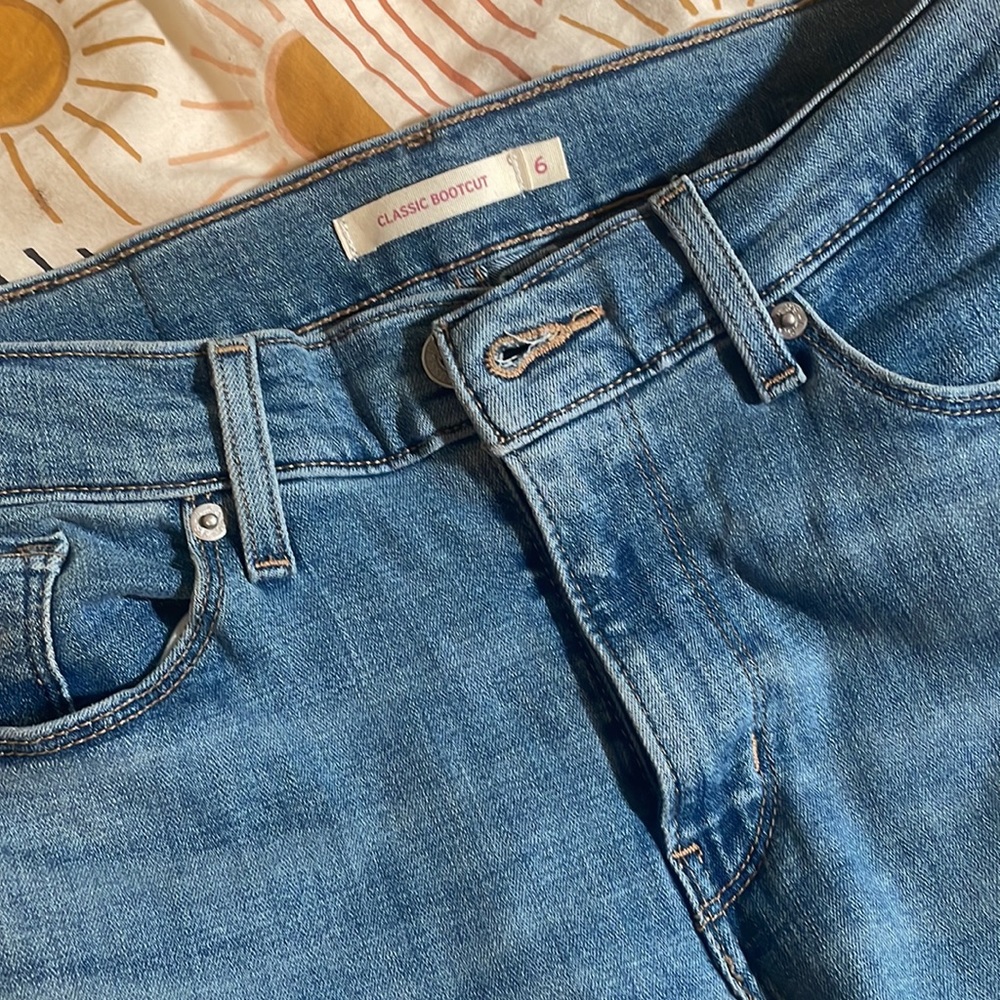 NWOT Levi’s Classic Bootcut Jeans
